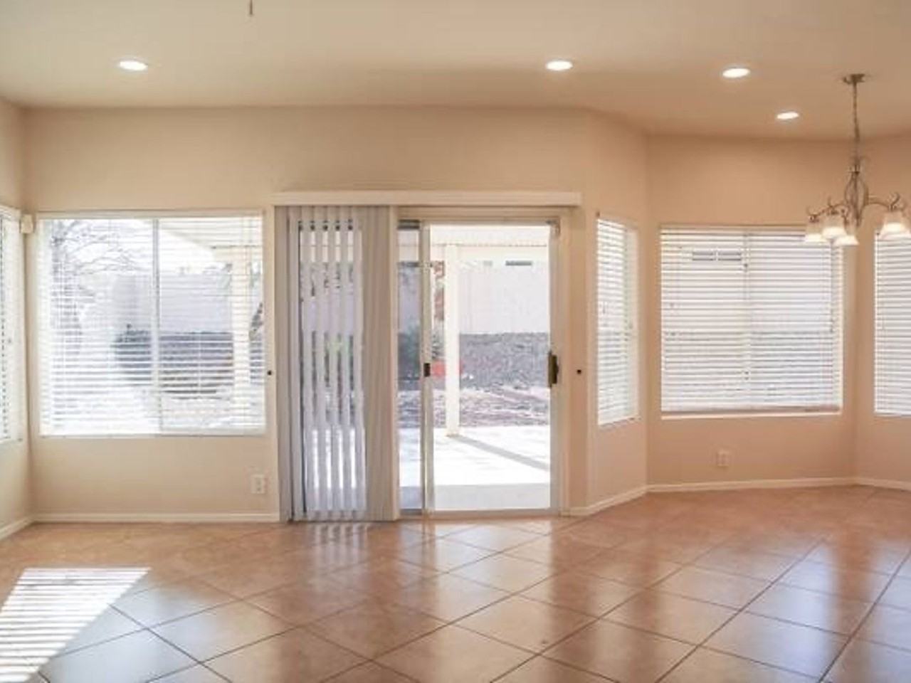 15404 S 13th Ave - Photo 4 of 20