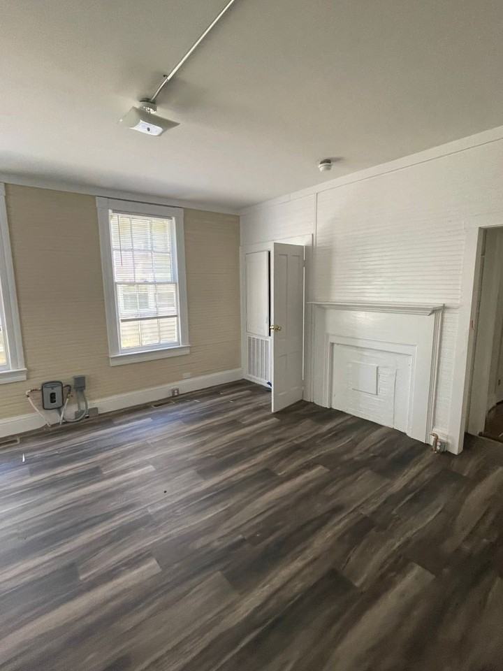 1341 Glover St - Photo 3 of 10