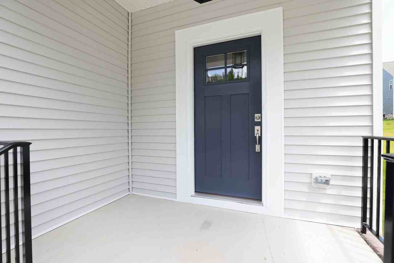 18148 Veronica Ct - Photo 3 of 30