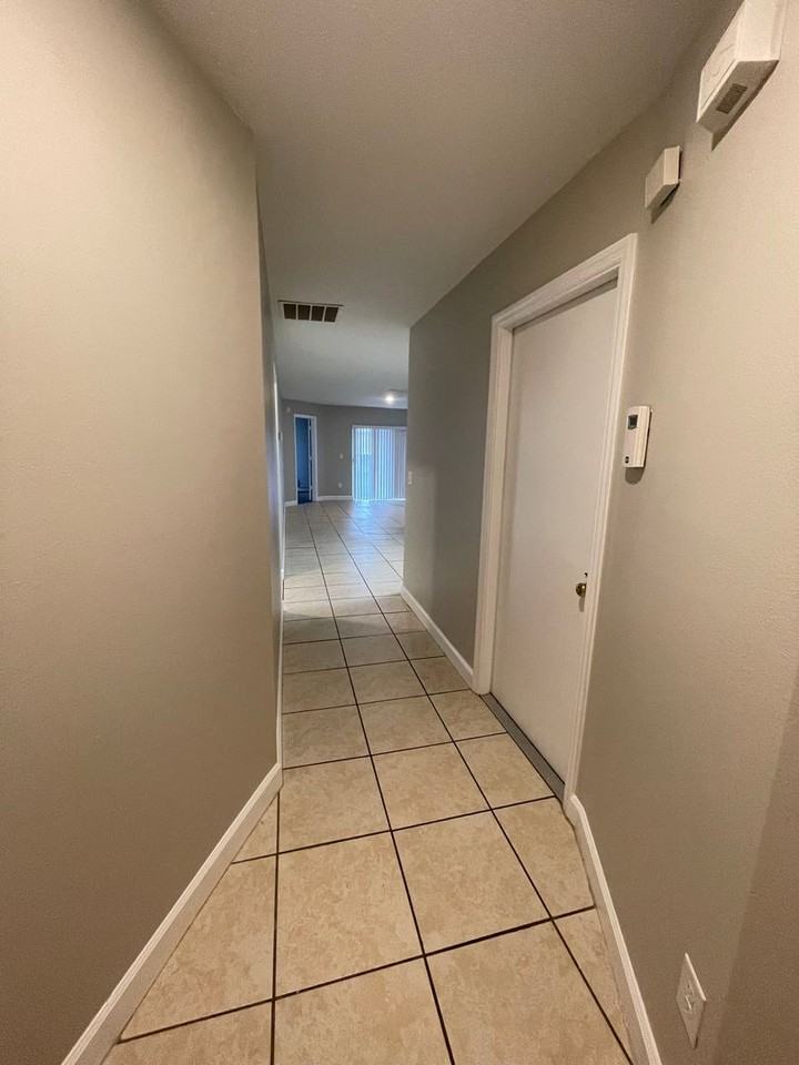 2608 Icabod Ct - Photo 3 of 20