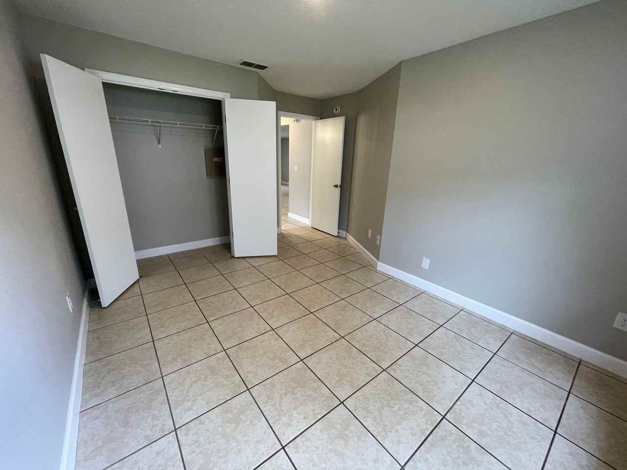 2608 Icabod Ct - Photo 7 of 20