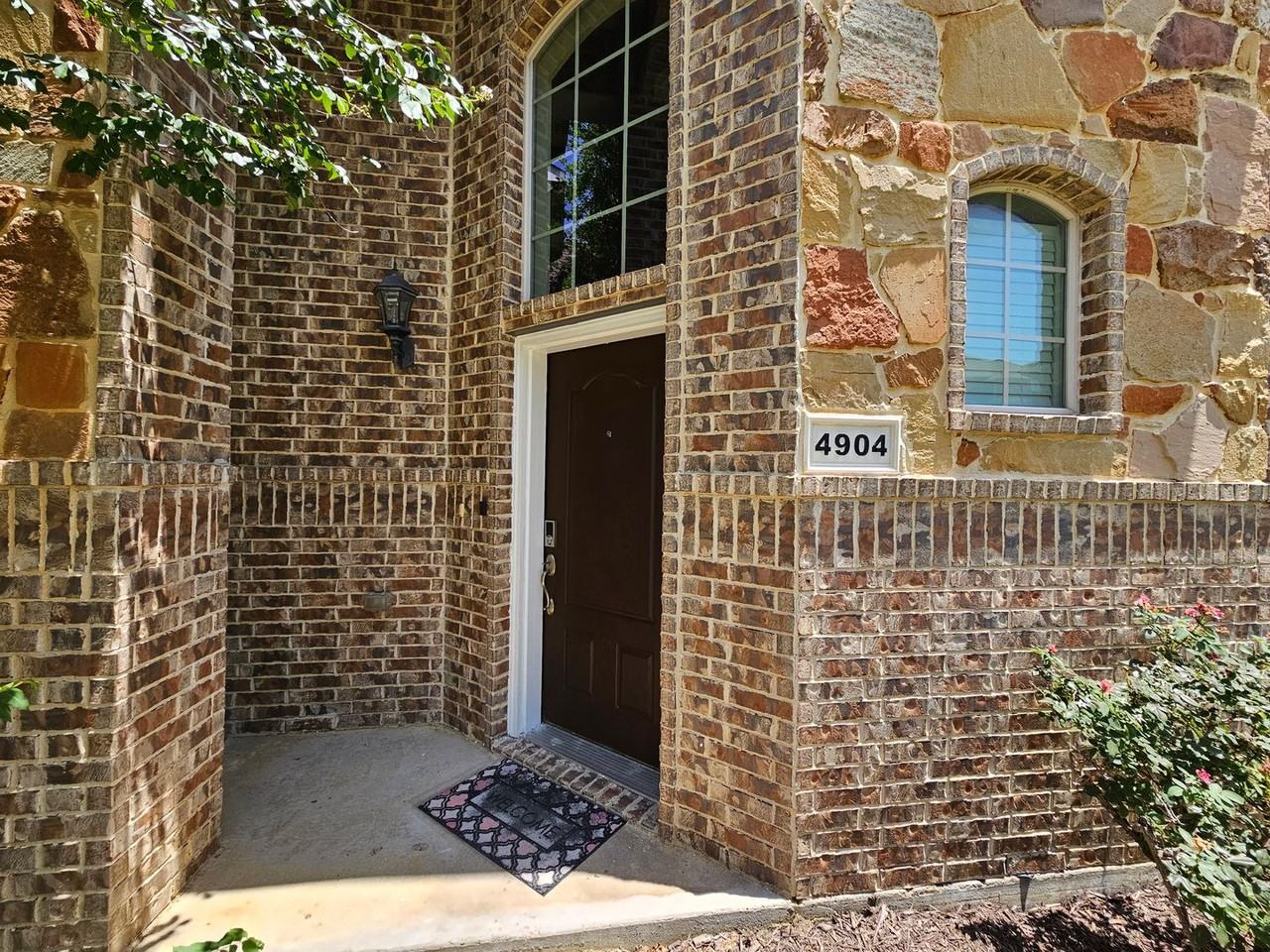 4904 Empire Way - Photo 2 of 32