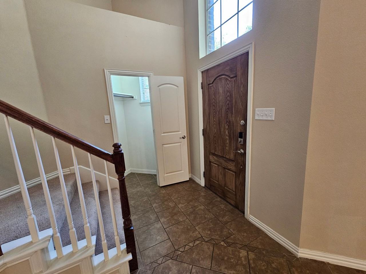 4904 Empire Way - Photo 3 of 32