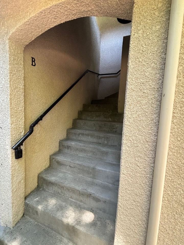 2063 Hoen Ave Unit B - Photo 7 of 9