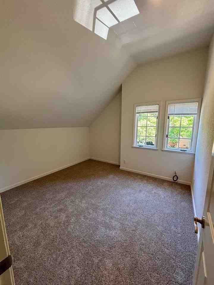 2063 Hoen Ave Unit B - Photo 4 of 9
