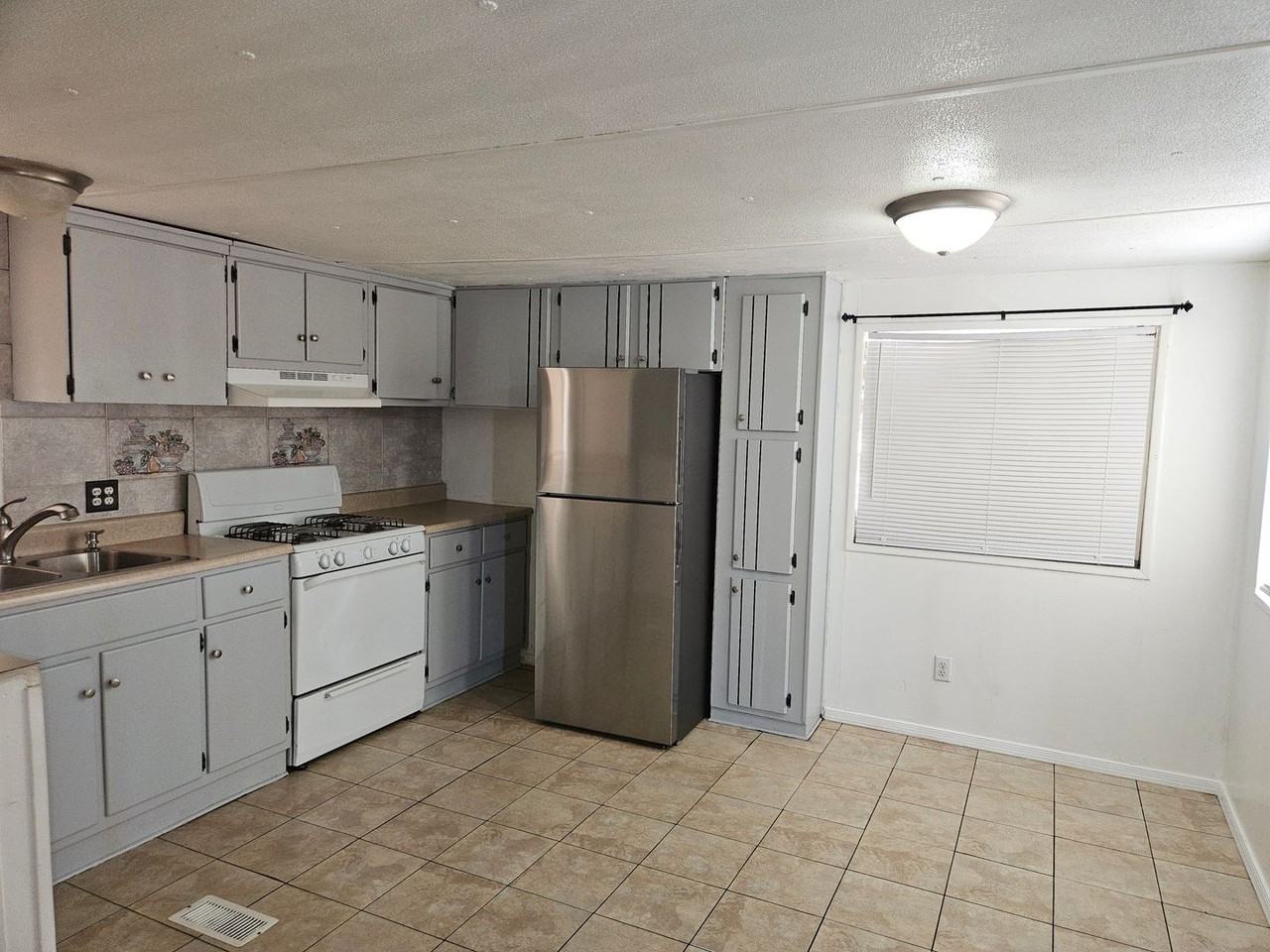 1900 Diamond Dr - Photo 4 of 17