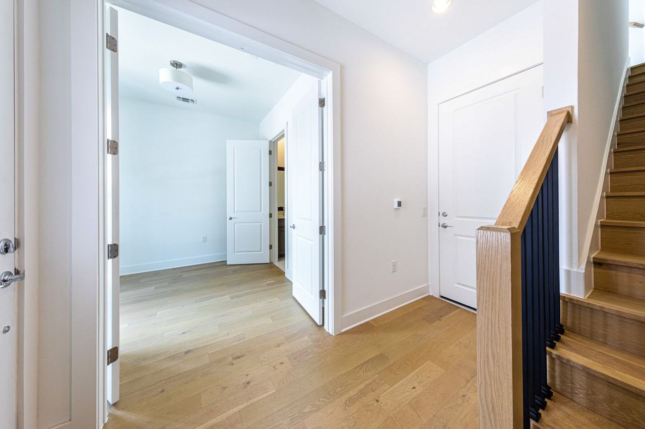 1201 Shore District Dr - Photo 3 of 34