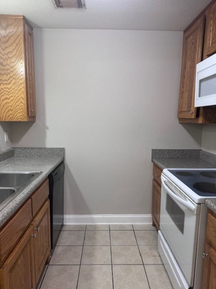 816 N. Greenwood St. - Photo 2 of 10