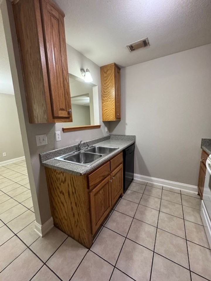 816 N. Greenwood St. - Photo 3 of 10