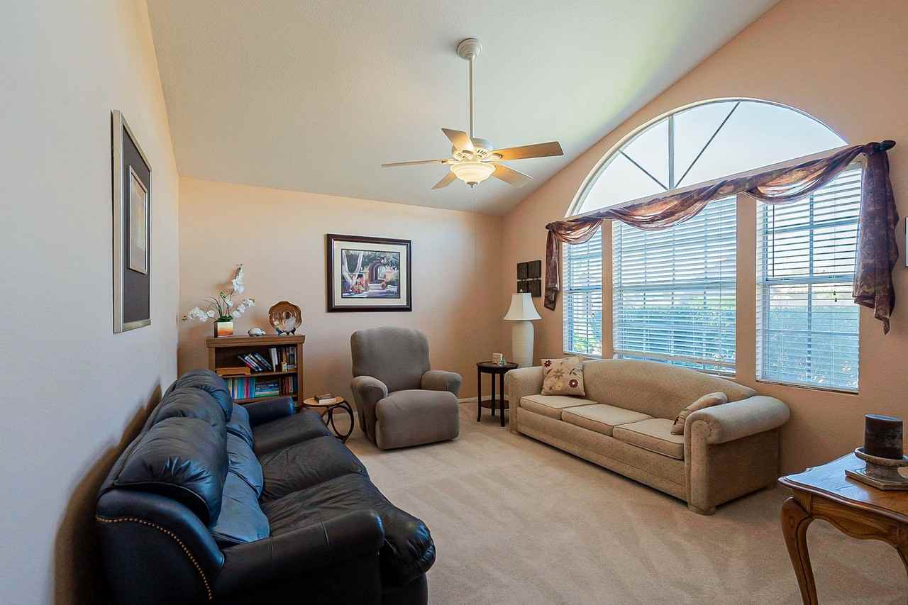 9023 W Lisbon Ln - Photo 2 of 21