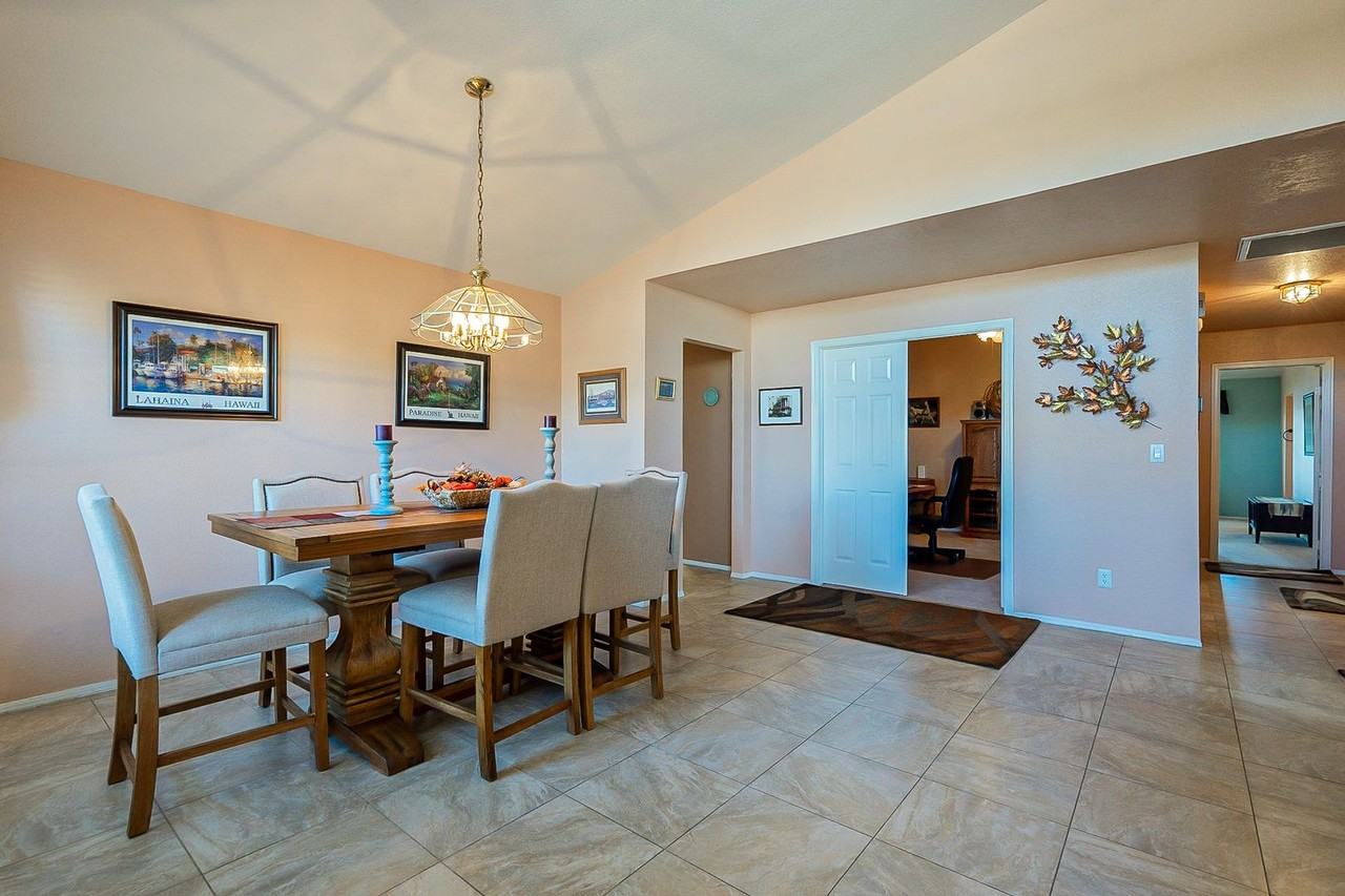 9023 W Lisbon Ln - Photo 3 of 21