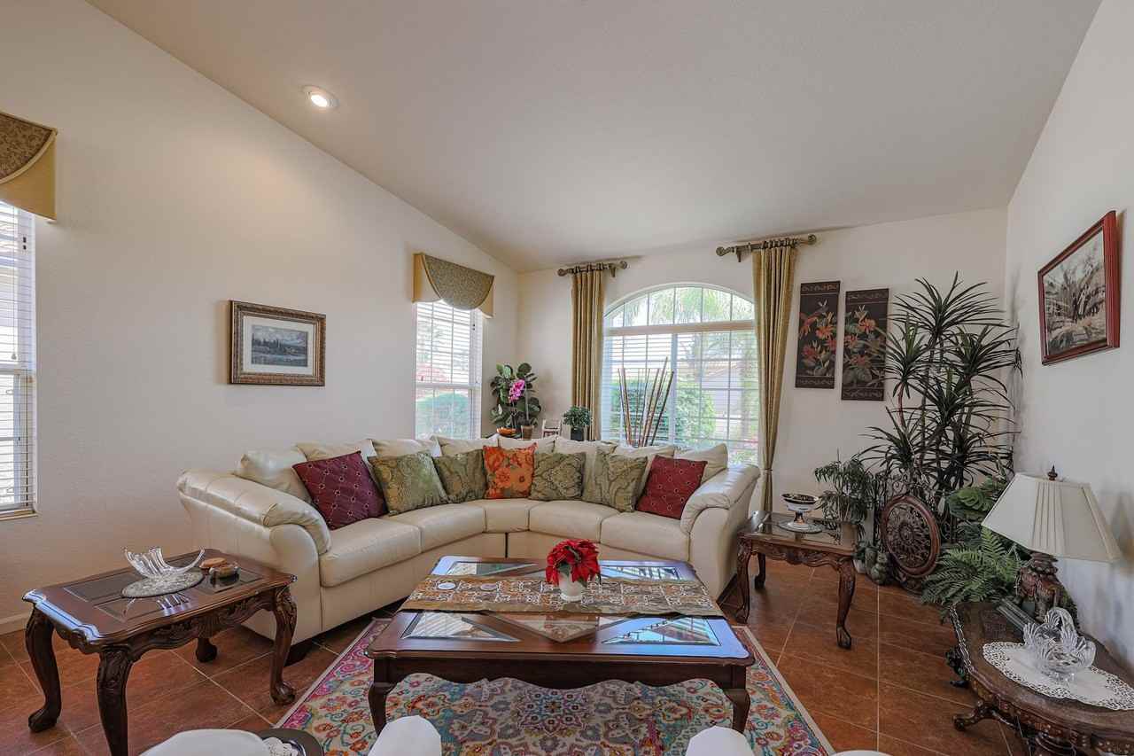 2816 N 162nd Ave - Photo 2 of 20