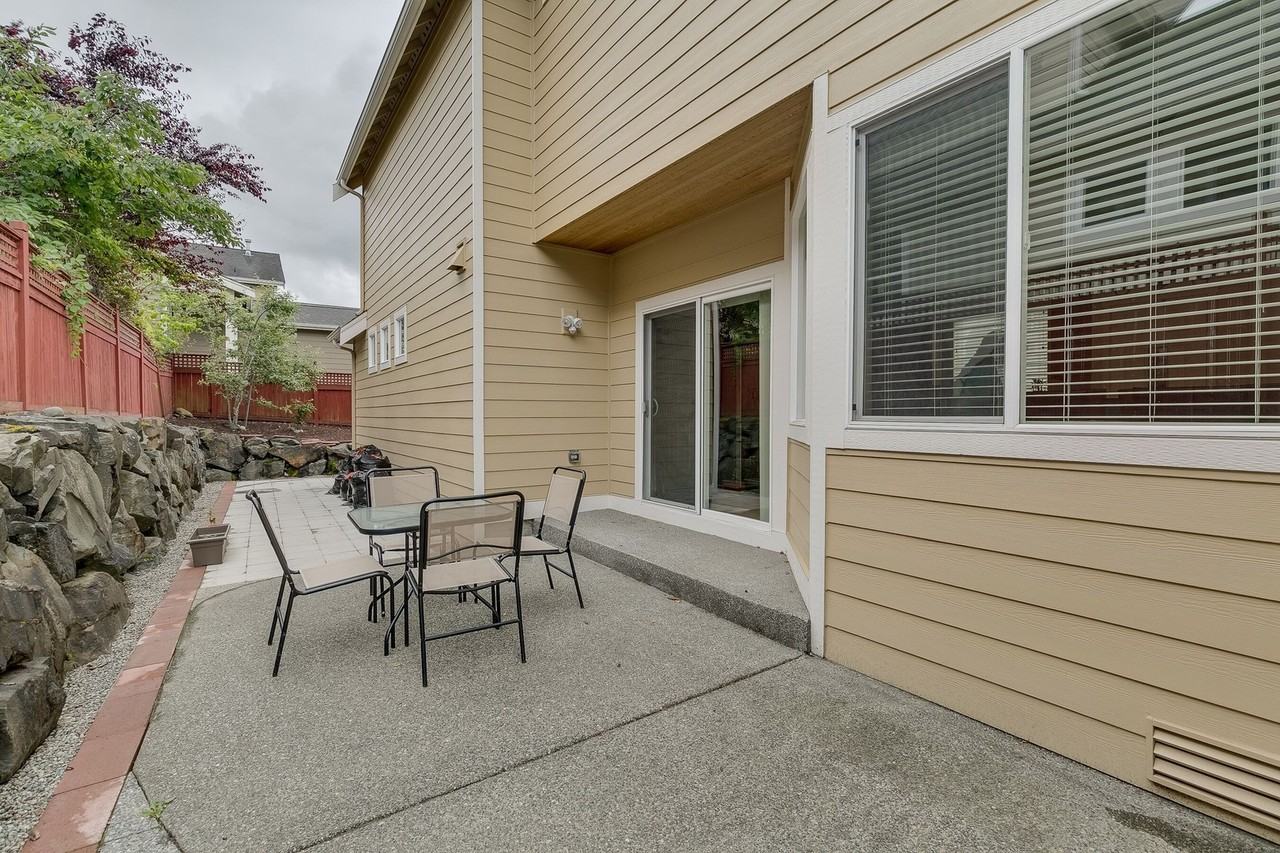 2525 Ne Larchmount St - Photo 3 of 20
