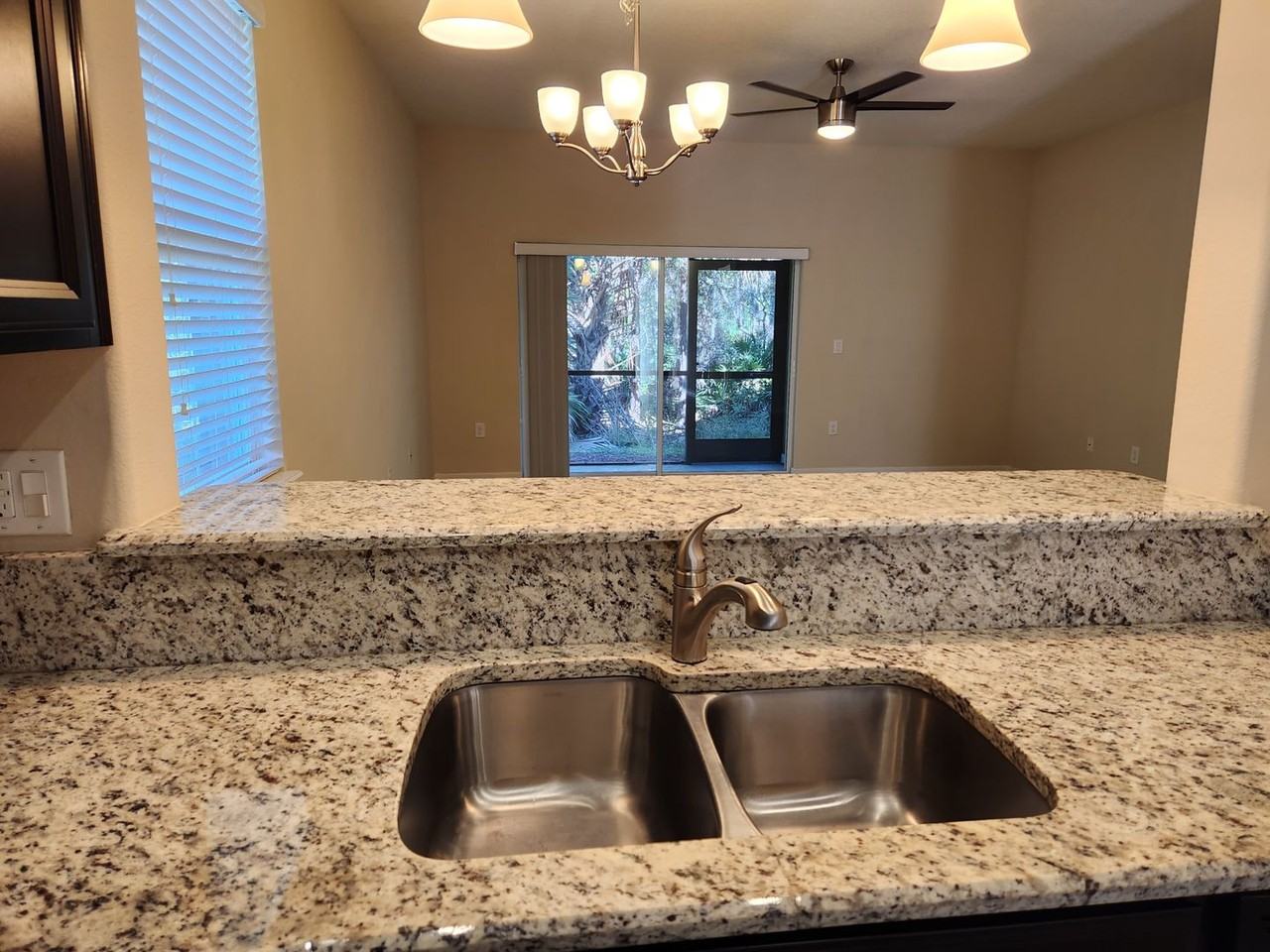 126 Masters Ln - Photo 7 of 34