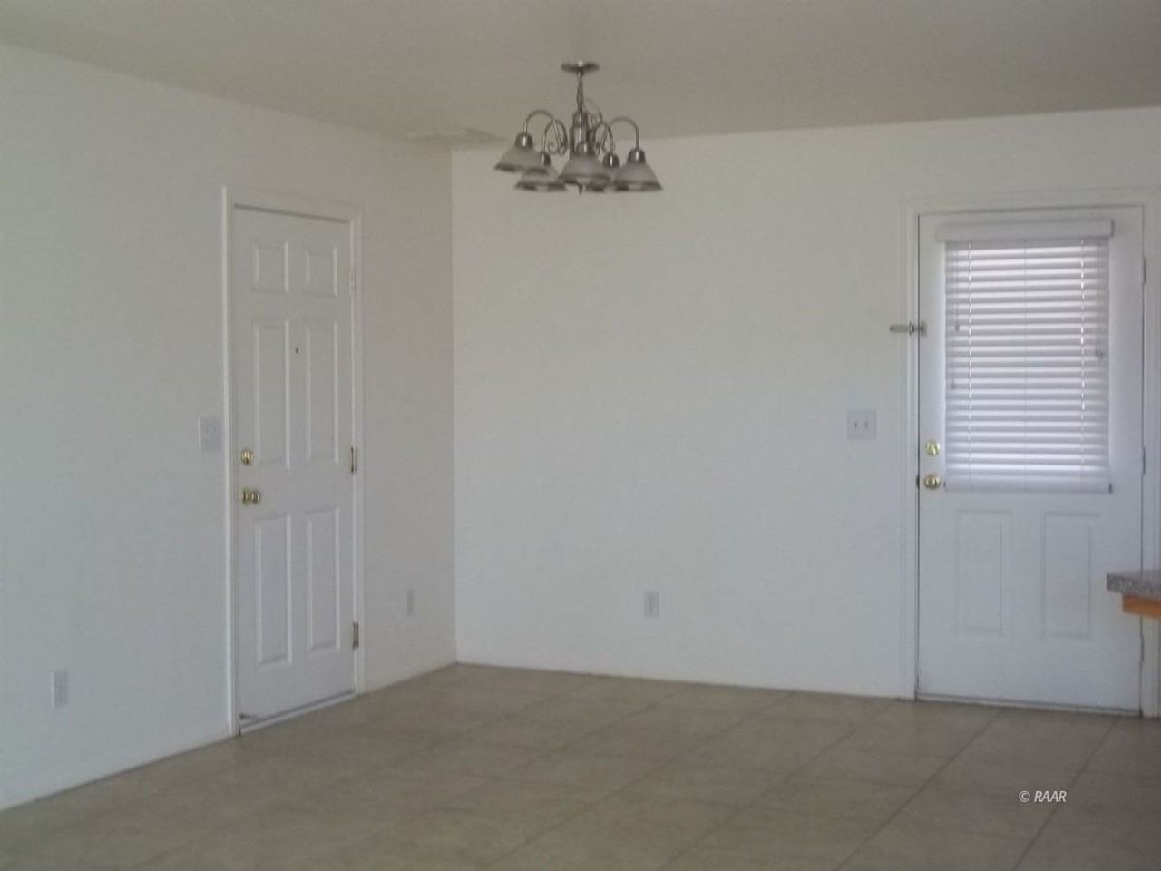 1132 Porter St - Photo 3 of 11