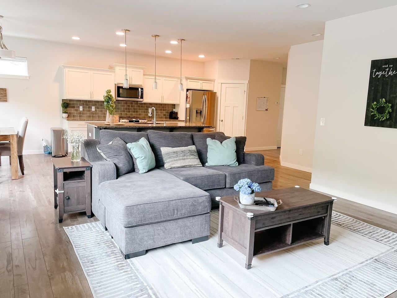 2206 Convoy Ct Nw - Photo 4 of 20