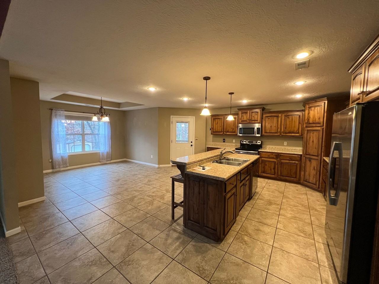 13961 Maple Ln - Photo 3 of 11