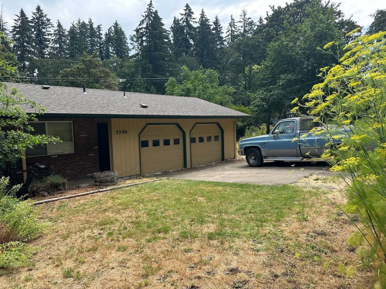 2597 Onyx St - Photo 2 of 23