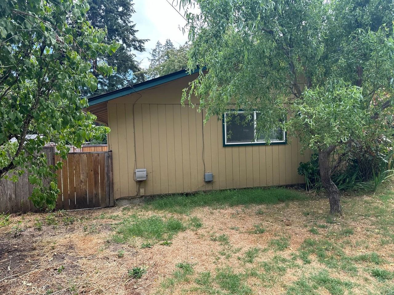 2597 Onyx St - Photo 3 of 23