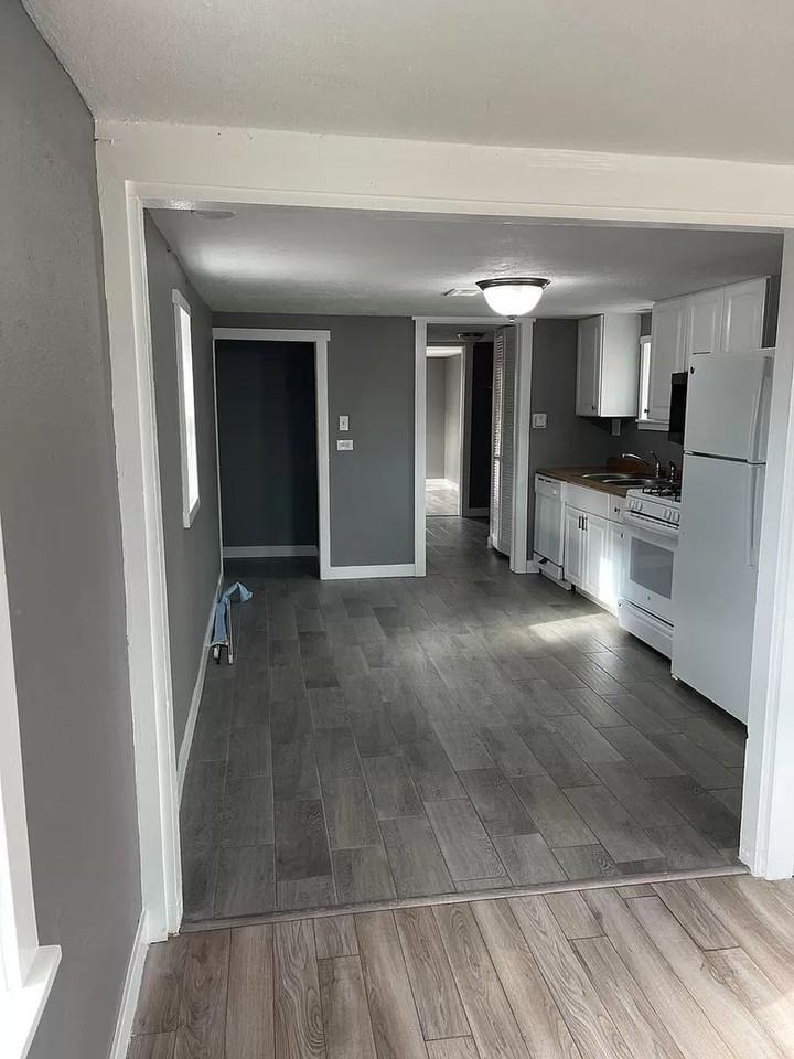 389 S Newton St - Photo 5 of 10