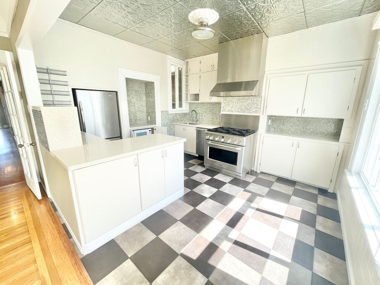 148 Dolores St - Photo 3 of 22