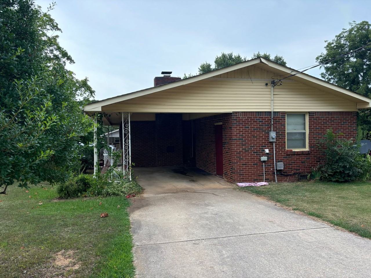 11618 Lucas Ferry Rd - Photo 2 of 5