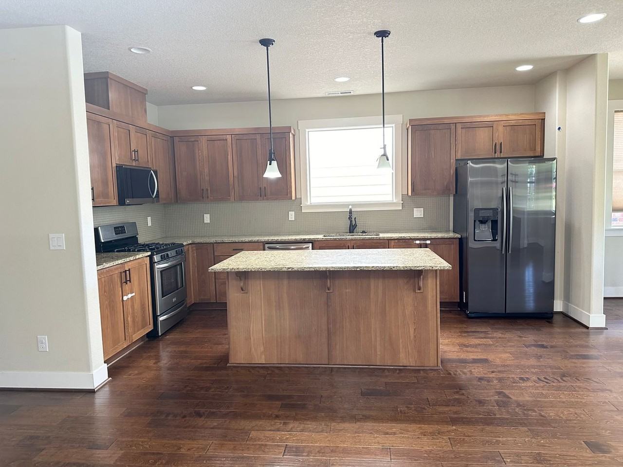 13727 Sw 172nd Ave - Photo 3 of 34