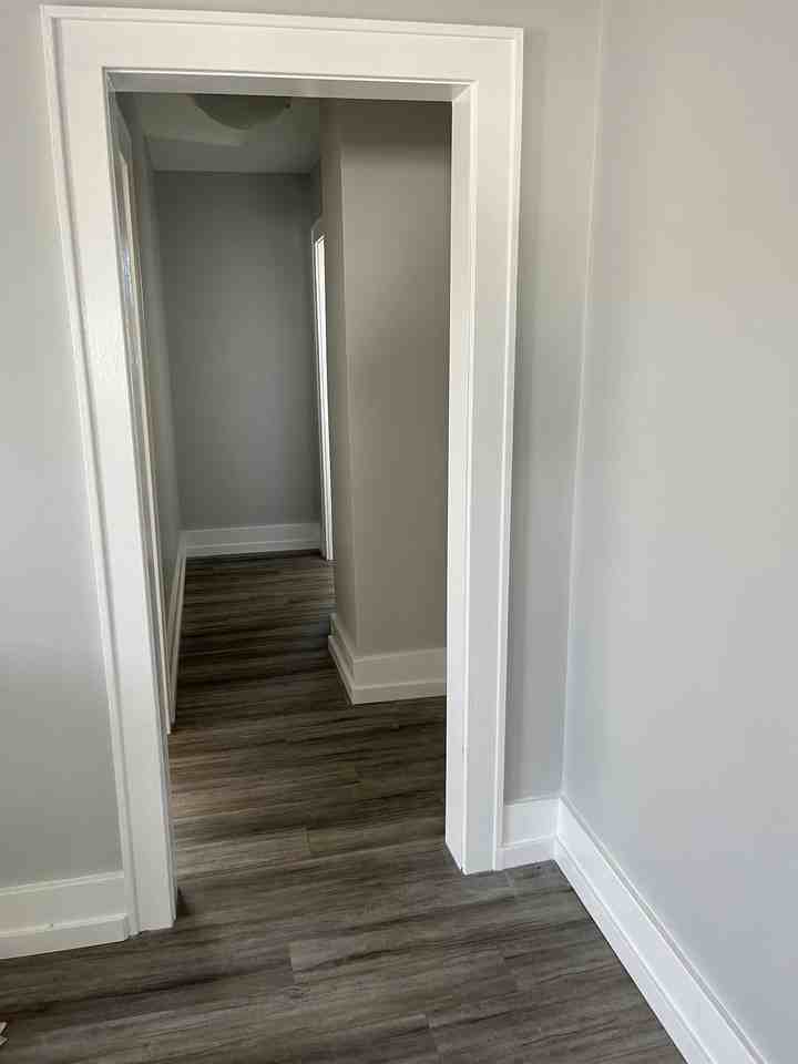 291 Hazel St Uppr - Photo 2 of 9