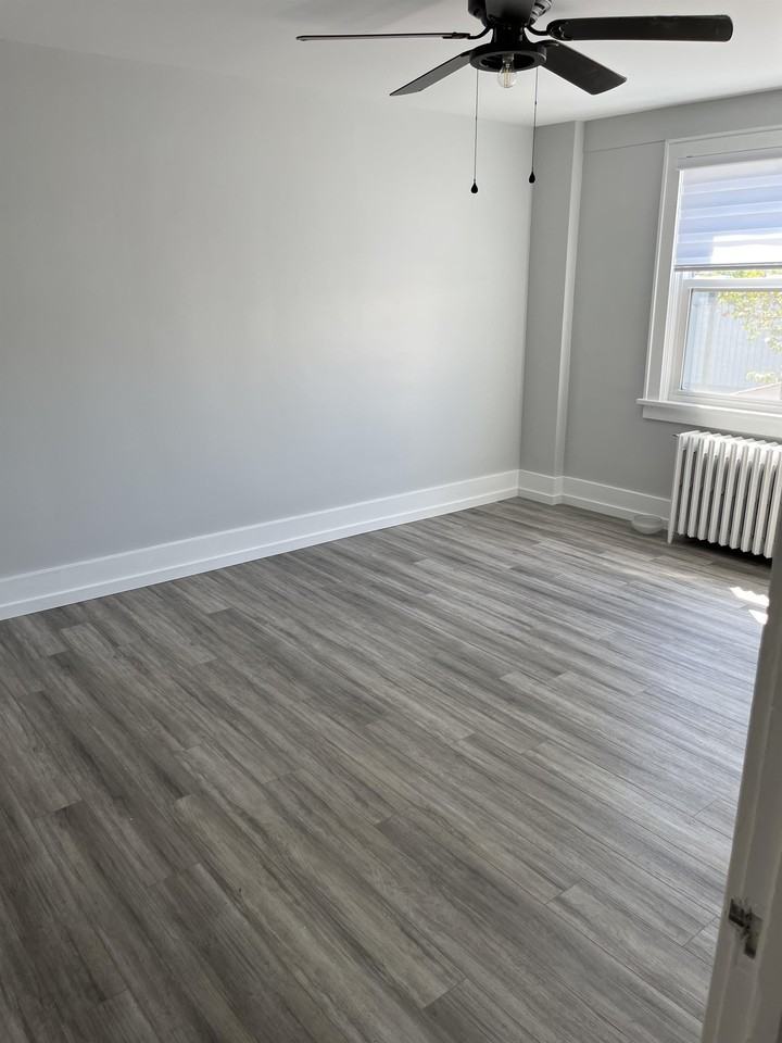 291 Hazel St Uppr - Photo 3 of 9