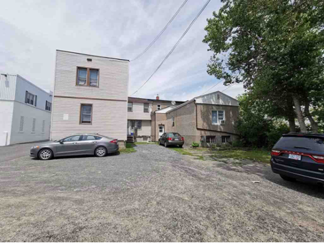 291 Hazel St #MAIN - Photo 2 of 3