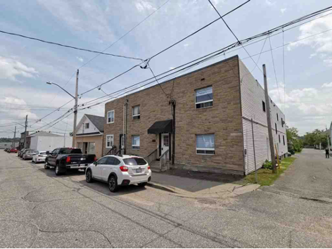 291 Hazel St #MAIN - Photo 3 of 3