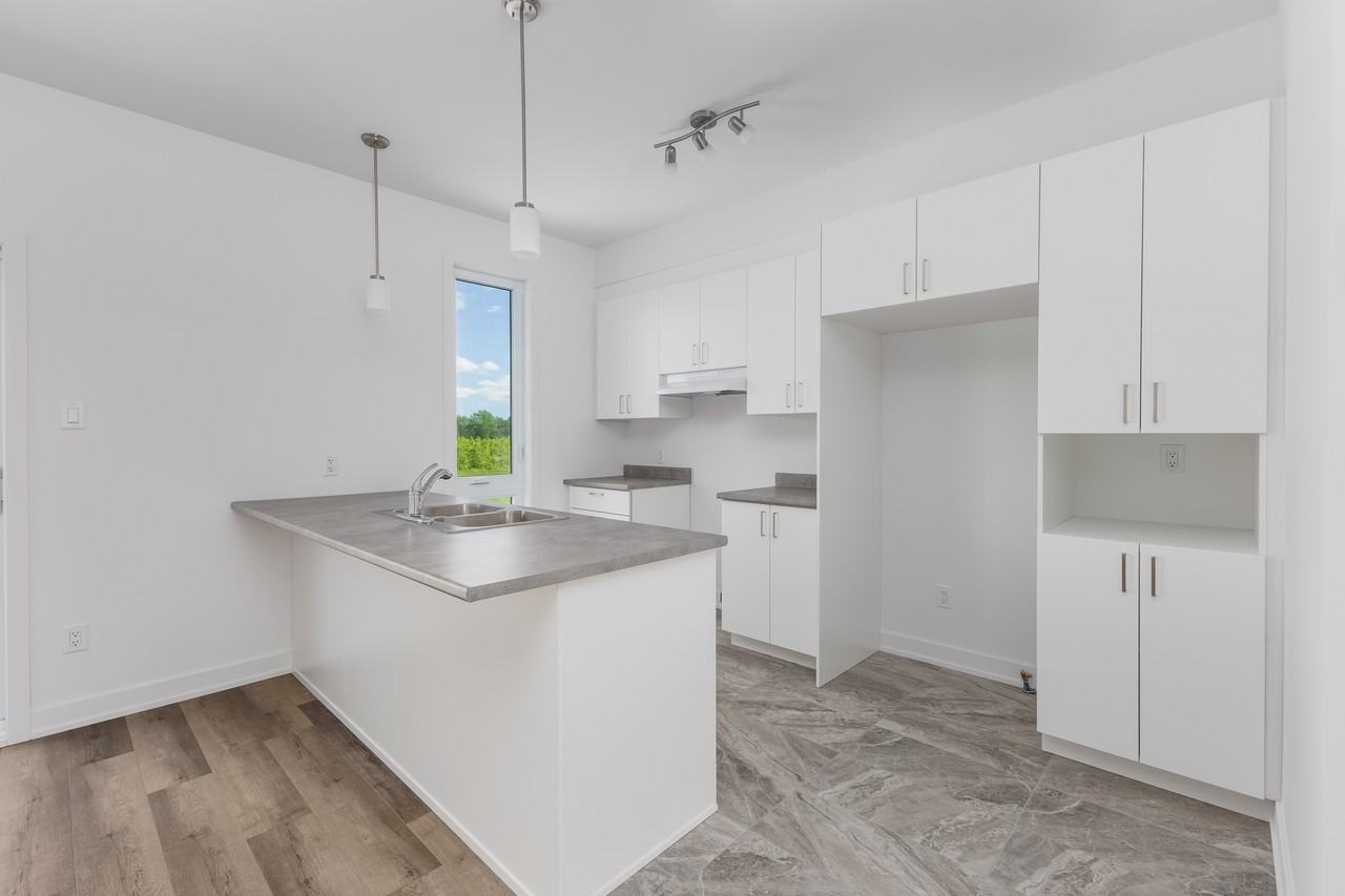 384 Rue des Becs-Scie - Photo 7 of 32