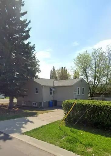 10250 153 St Nw - Photo 3 of 15