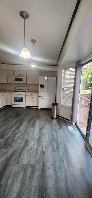 6144 Silver Arrows Way - Photo 2 of 15