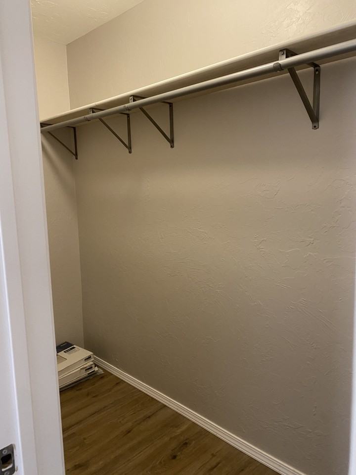 216 E Rock Circle Dr - Photo 3 of 19