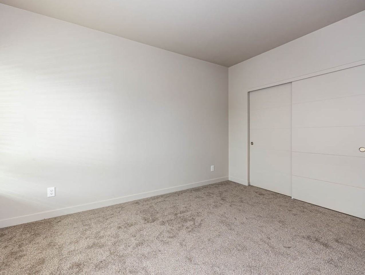 1650 NE Market Drive - Photo 3 of 50