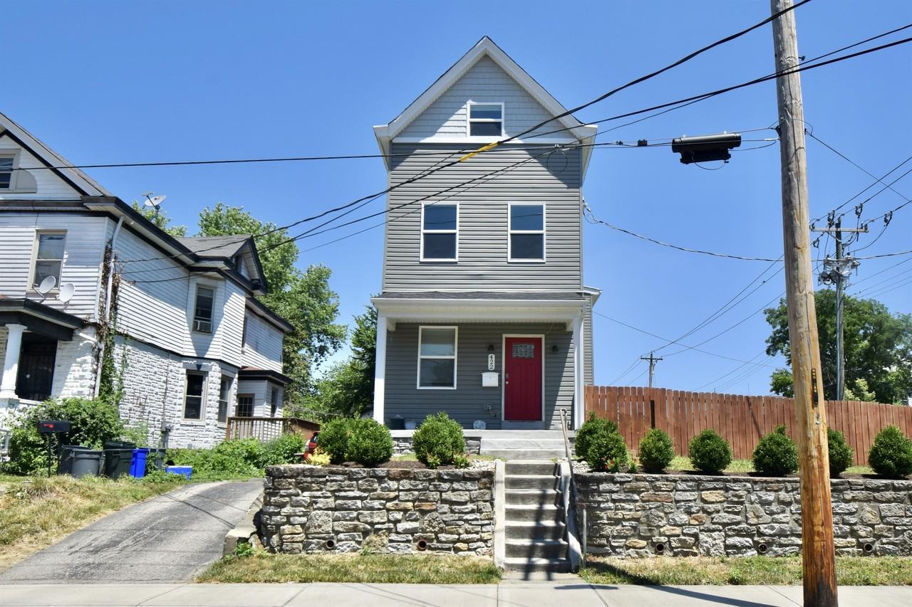 422 Jackson Ave - Photo 3 of 45