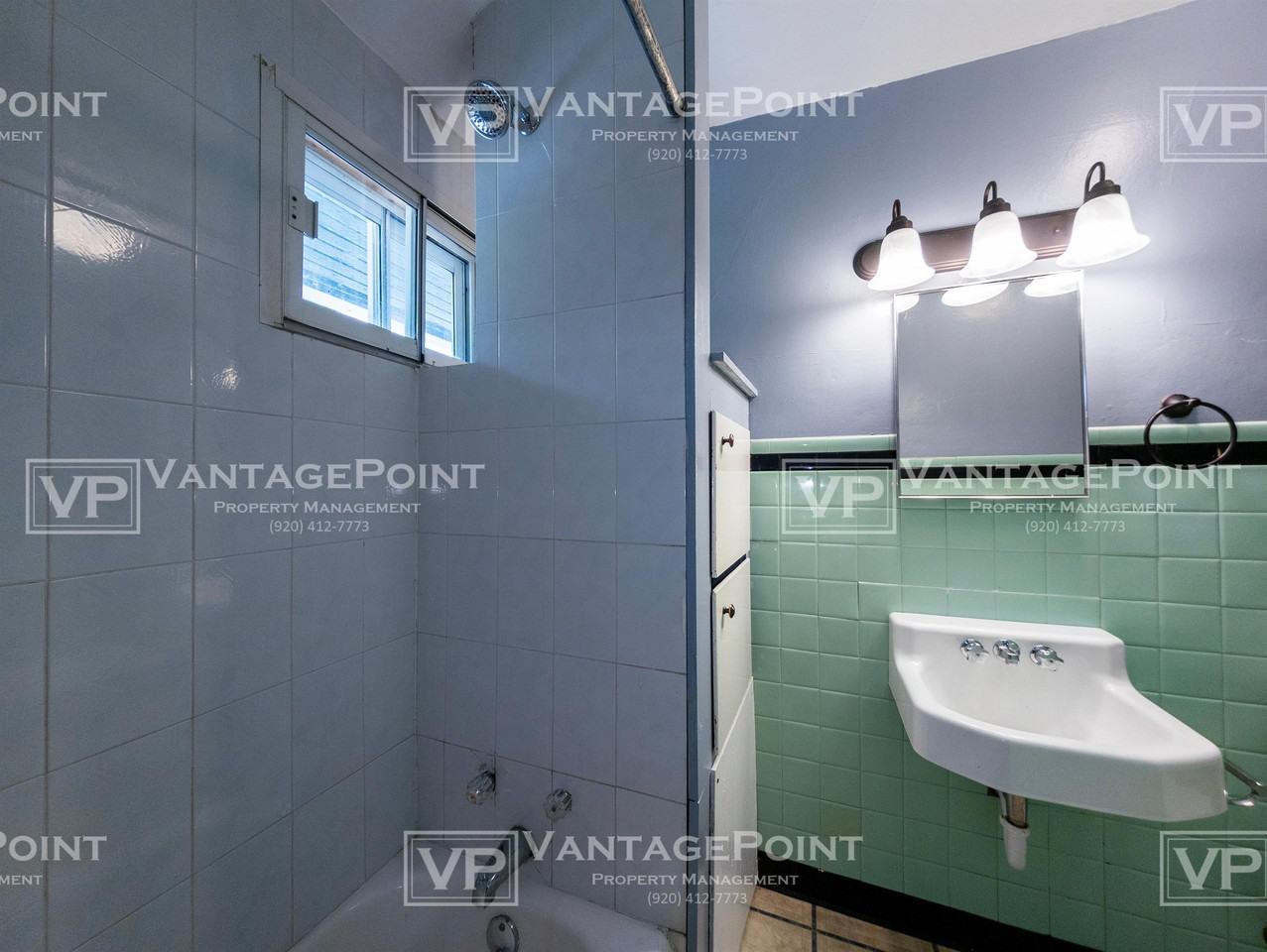 1268 Cass St - Photo 2 of 12