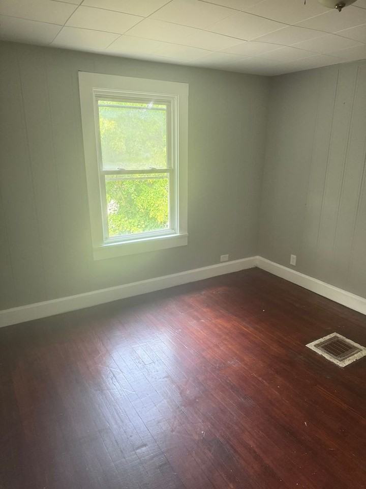 1264 E 168th St - Photo 2 of 7