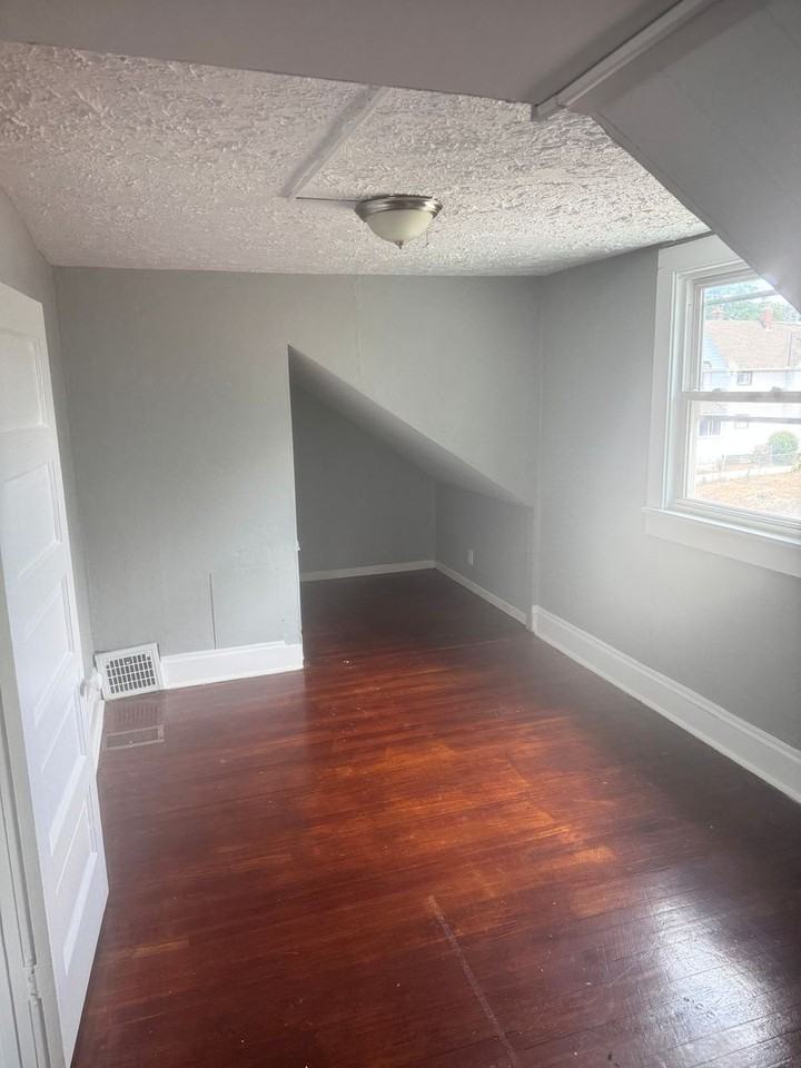 1264 E 168th St - Photo 3 of 7