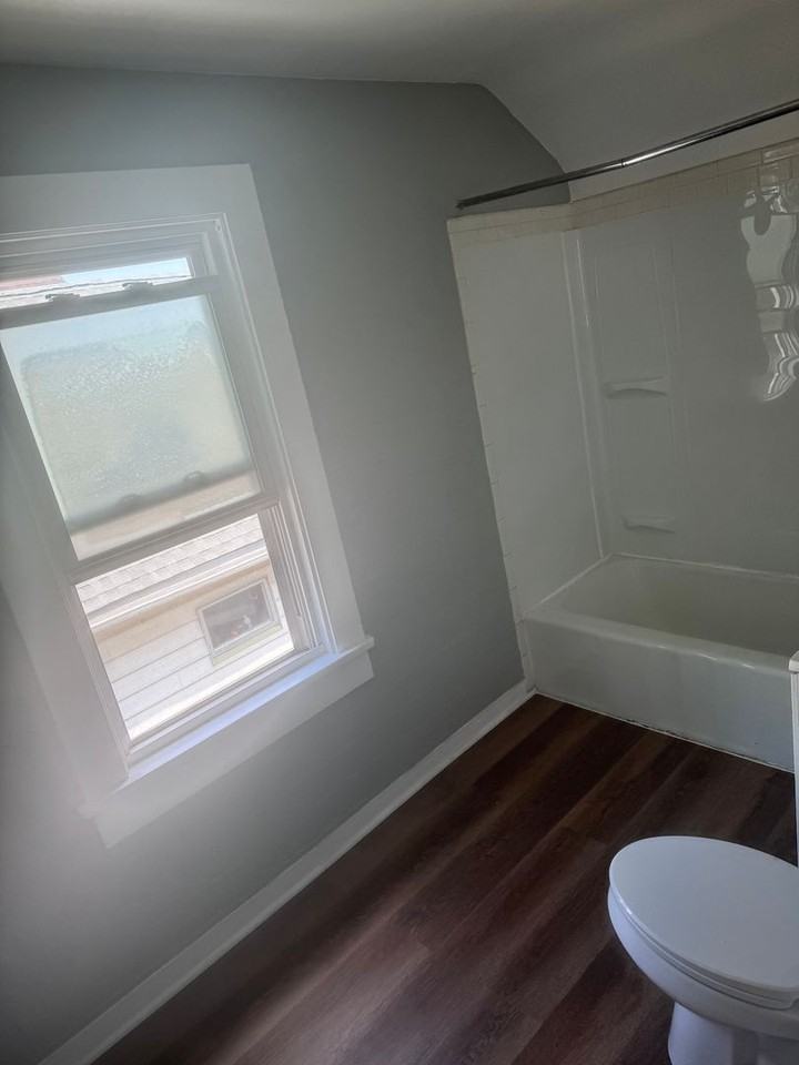 1264 E 168th St - Photo 5 of 7