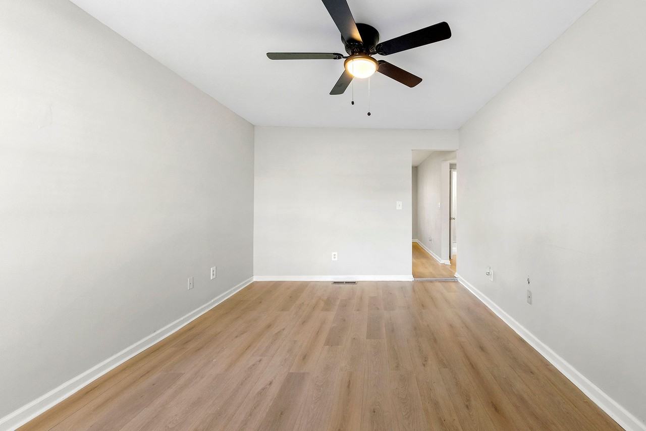 2553 Mellville Ave - Photo 2 of 11