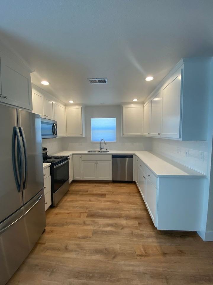 510 E D St - Photo 2 of 20