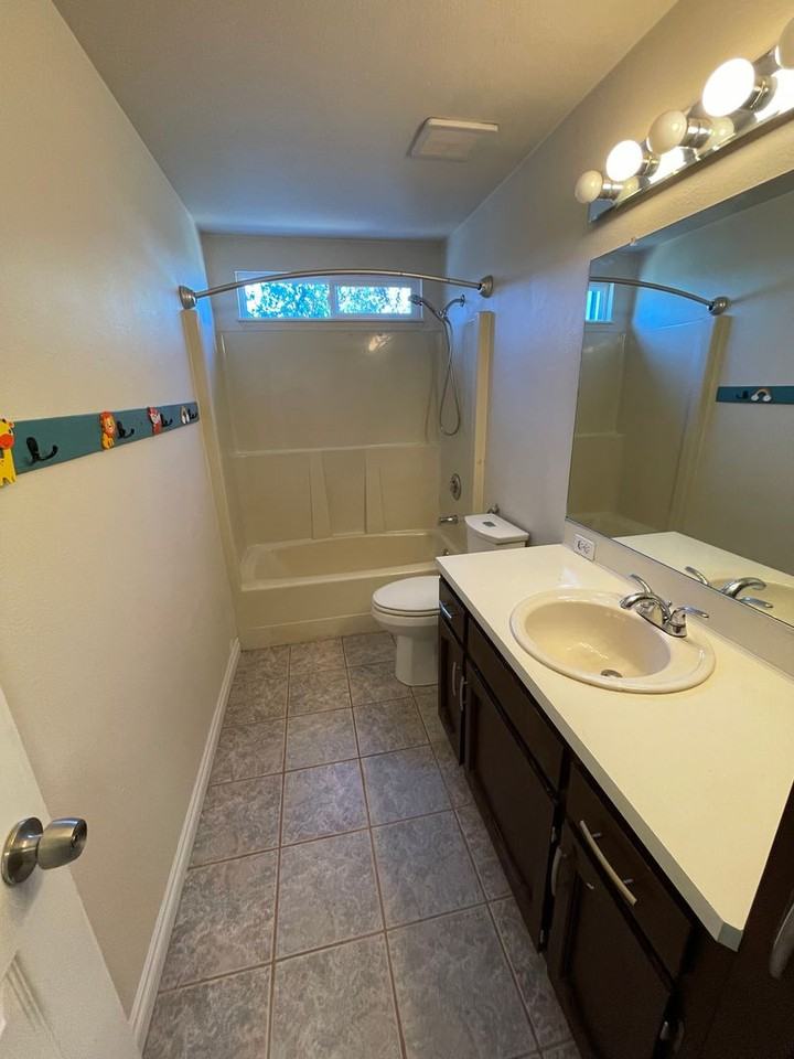 1538 Nw 8th Ave - Photo 6 of 16