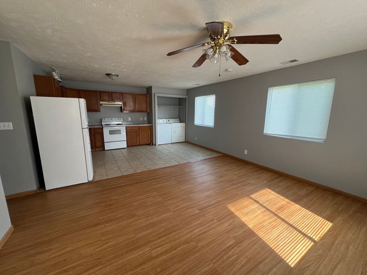 105 w. B - Photo 3 of 16