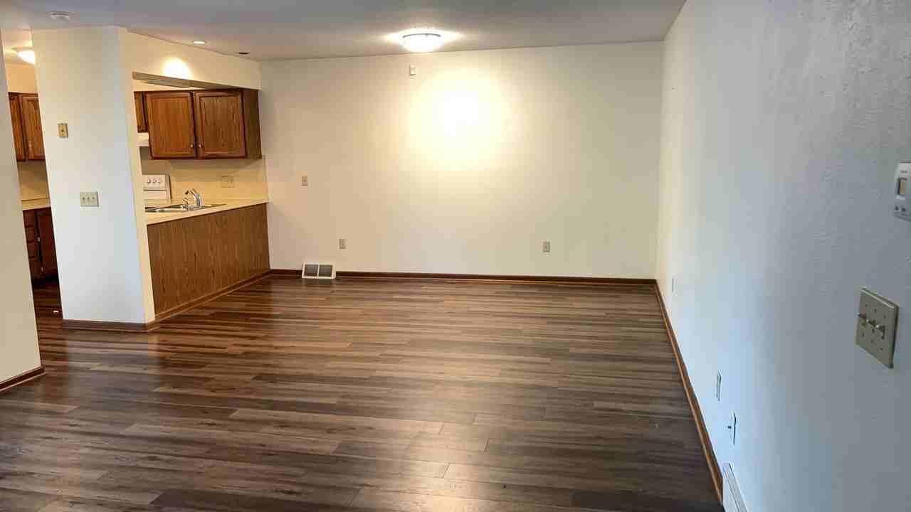 4130 Rodeo Dr - Photo 3 of 12