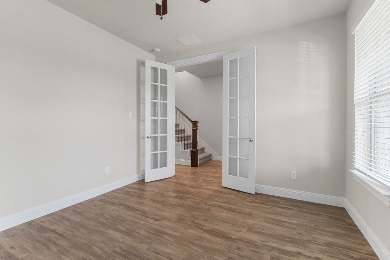 8161 Snowmass Dr - Photo 4 of 23