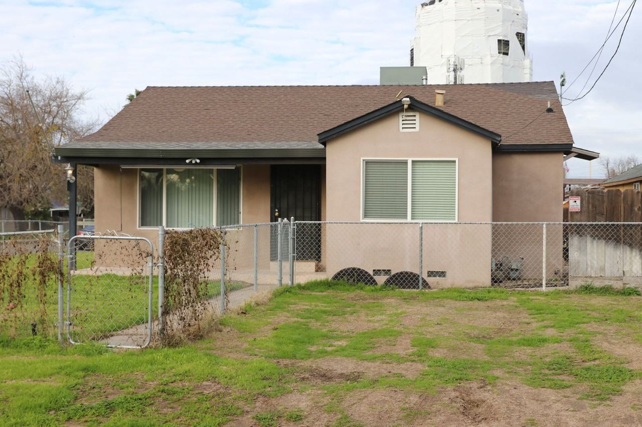 701 Cedar Ave - Photo 2 of 2