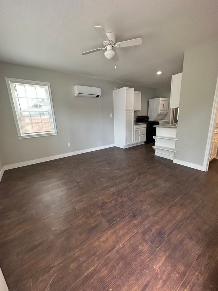 CJ 2824 35th Street - Photo 3 of 12