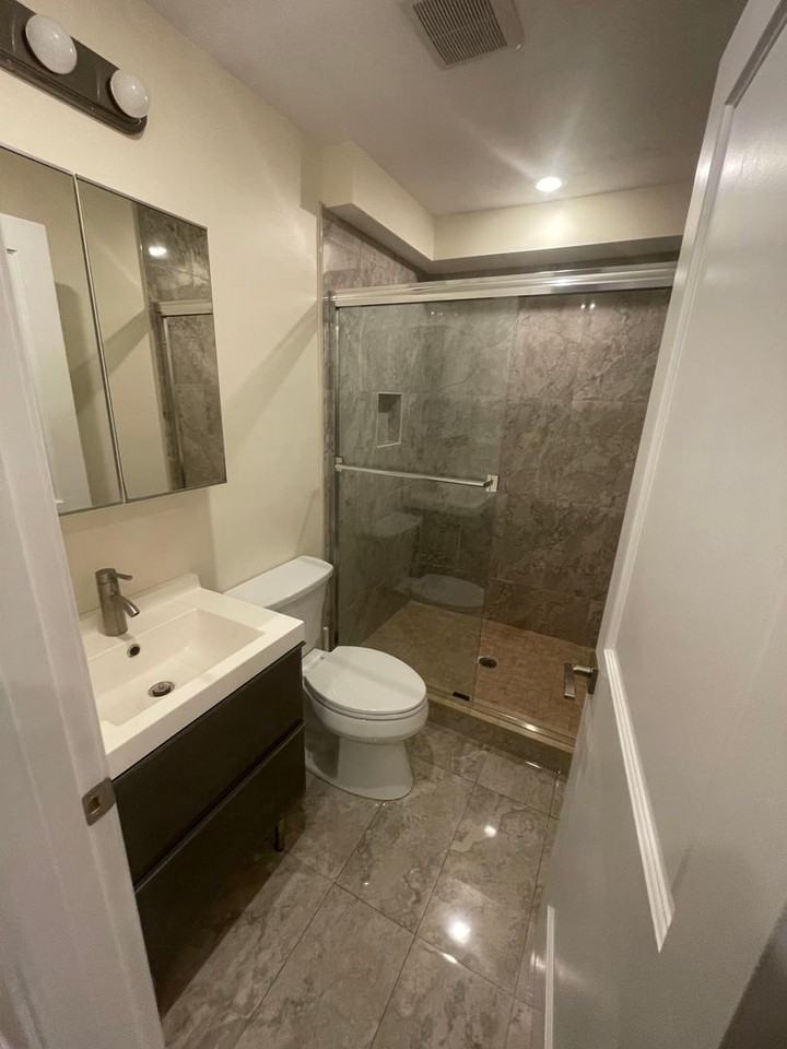 1046 Commonwealth Ave - Photo 2 of 5